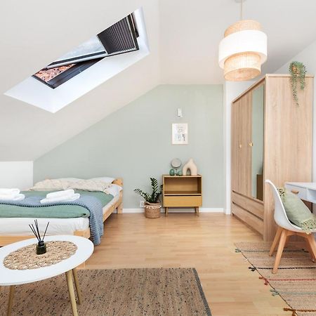 Pastel Grove Suite - By Upstairs Cracovia Exterior foto
